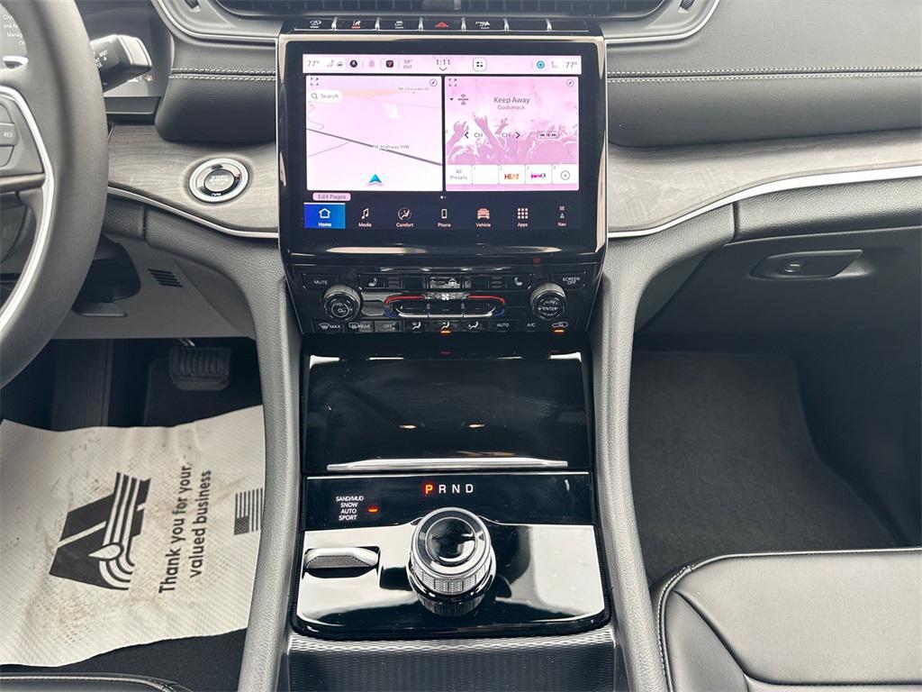 new 2025 Jeep Grand Cherokee car, priced at $46,240