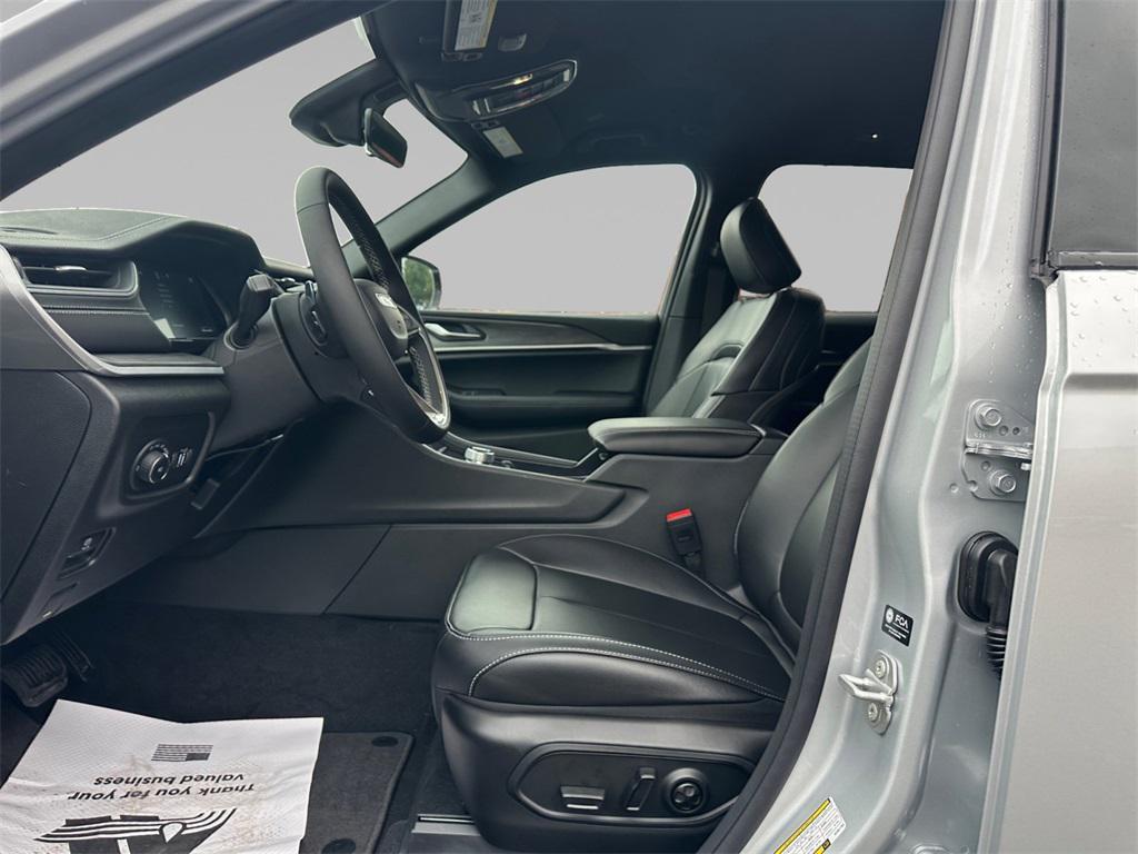 new 2025 Jeep Grand Cherokee car, priced at $46,240