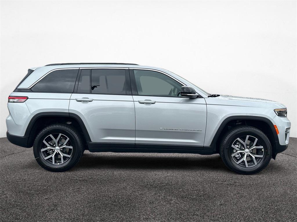 new 2025 Jeep Grand Cherokee car, priced at $46,240