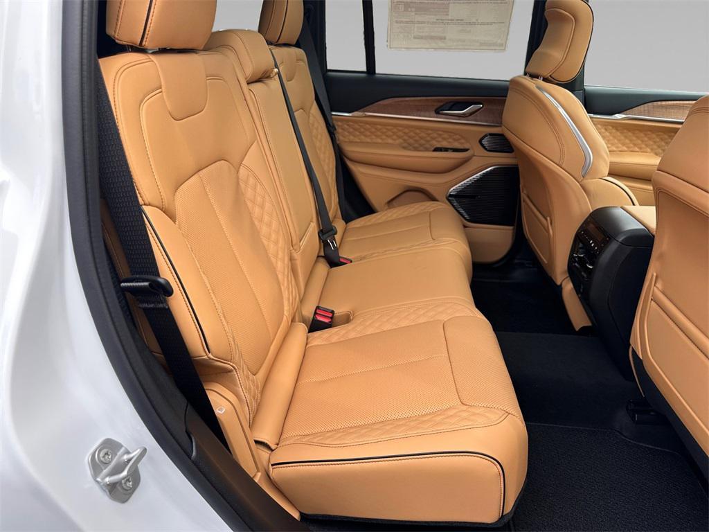 new 2025 Jeep Grand Cherokee car, priced at $62,785