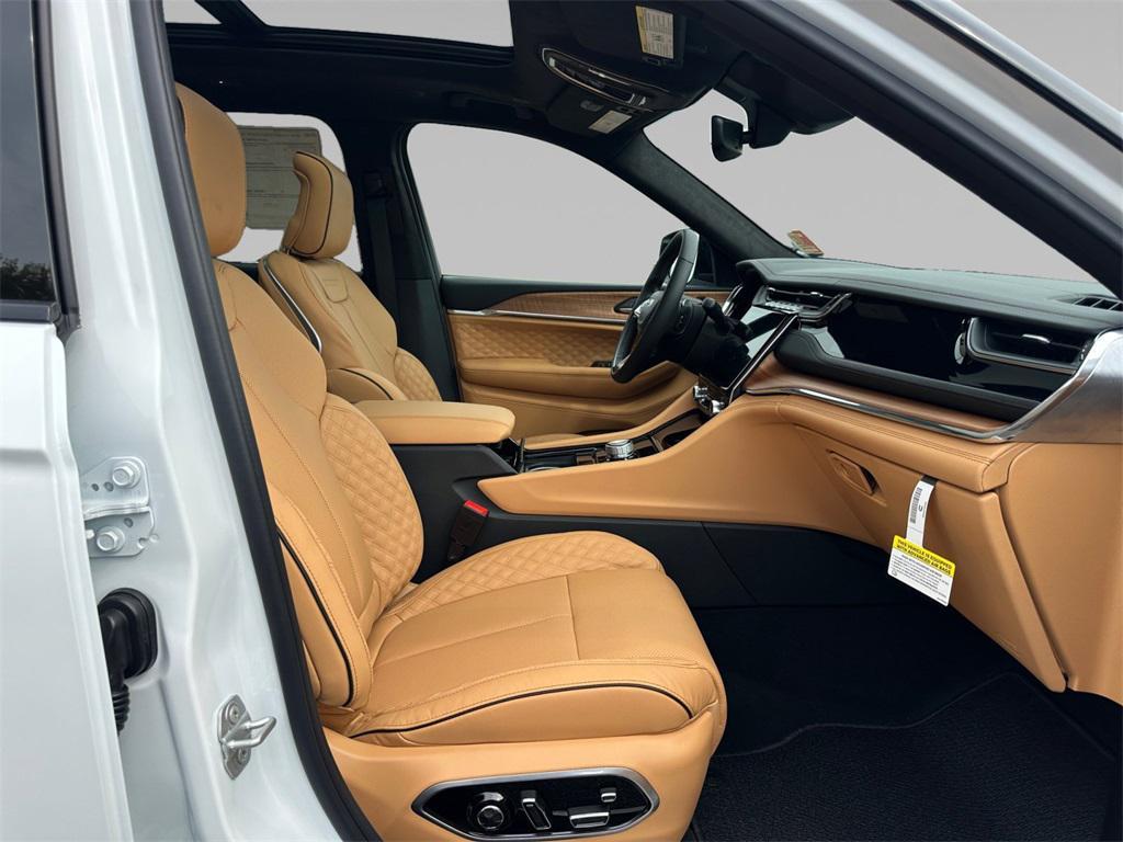 new 2025 Jeep Grand Cherokee car, priced at $62,785