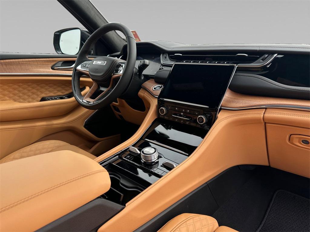 new 2025 Jeep Grand Cherokee car, priced at $62,785