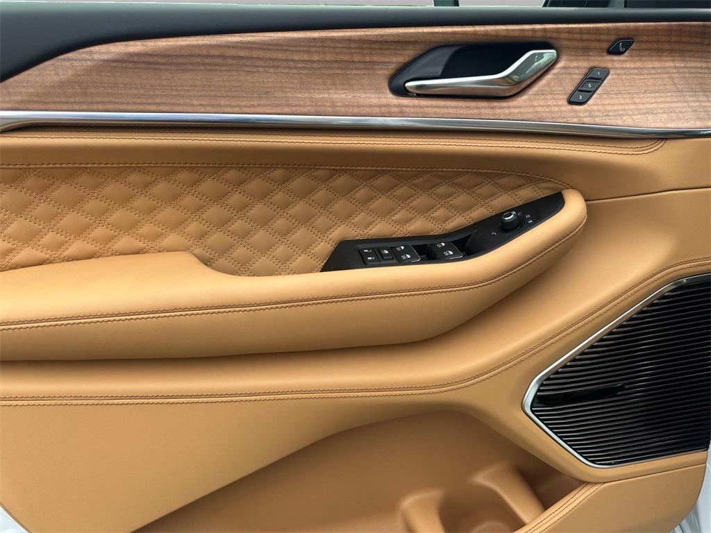 new 2025 Jeep Grand Cherokee car, priced at $62,785