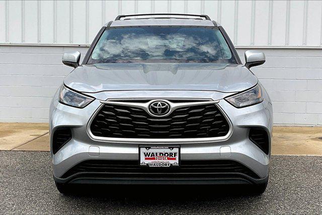 used 2022 Toyota Highlander car, priced at $29,695