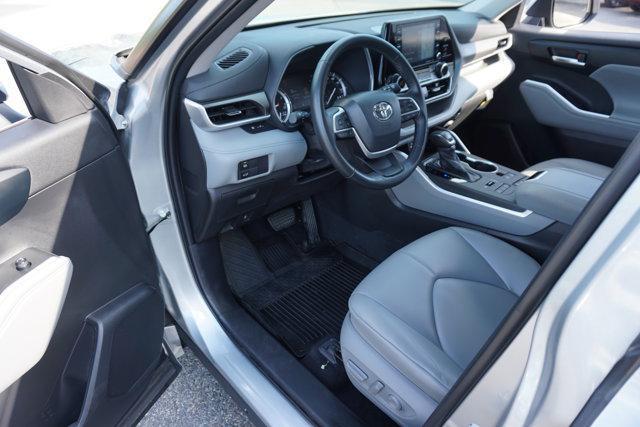 used 2022 Toyota Highlander car, priced at $37,895