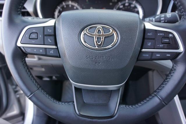 used 2022 Toyota Highlander car, priced at $37,895