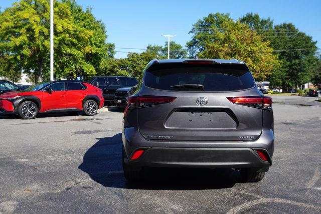 used 2022 Toyota Highlander car, priced at $37,000