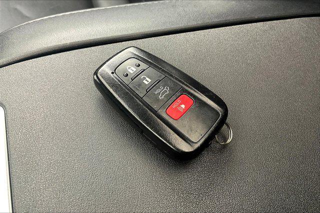 used 2021 Toyota Highlander car, priced at $27,500