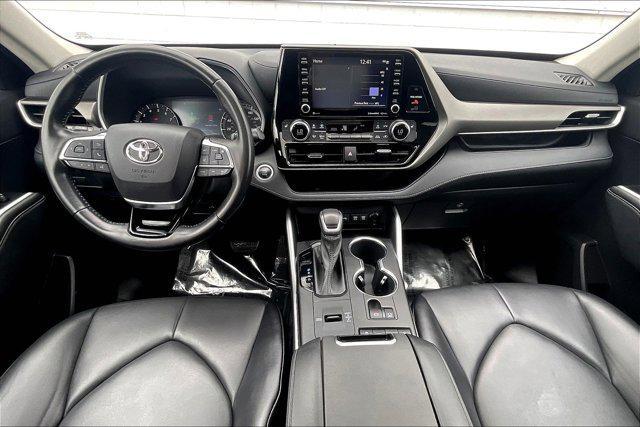 used 2021 Toyota Highlander car, priced at $27,500