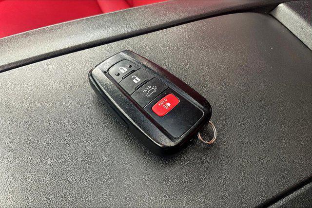used 2022 Toyota Highlander car, priced at $39,795