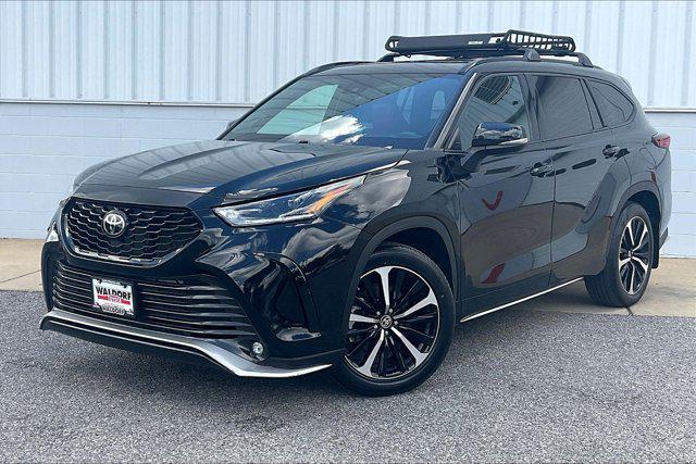 used 2022 Toyota Highlander car, priced at $39,795
