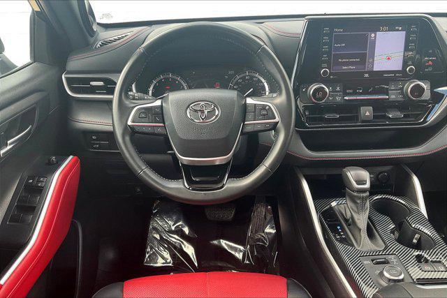 used 2022 Toyota Highlander car, priced at $39,795