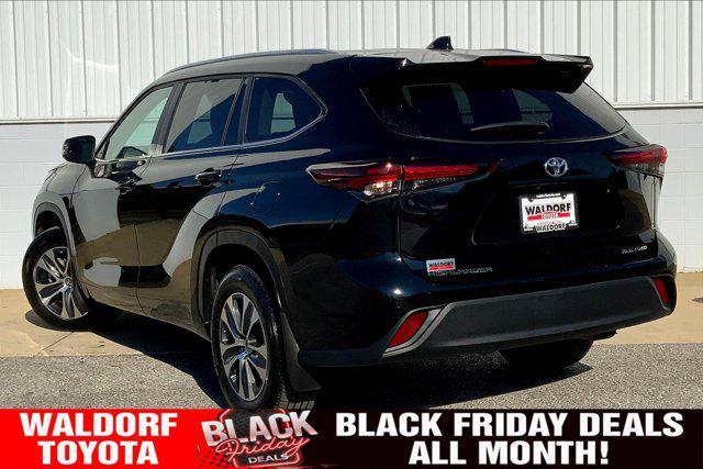 used 2024 Toyota Highlander car, priced at $37,500