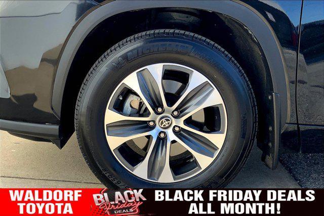 used 2024 Toyota Highlander car, priced at $37,500