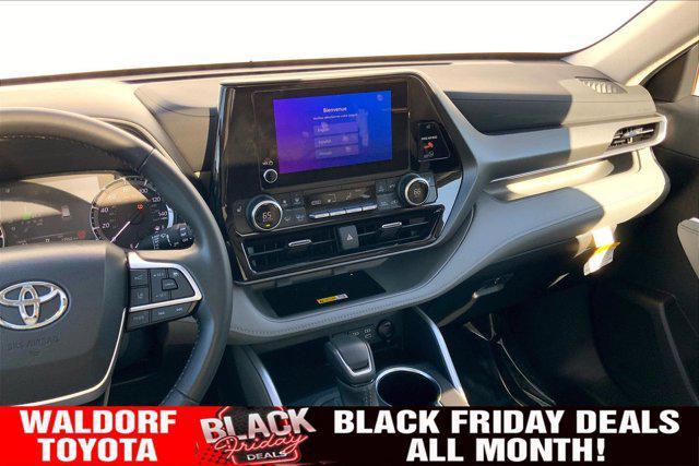 used 2024 Toyota Highlander car, priced at $37,500