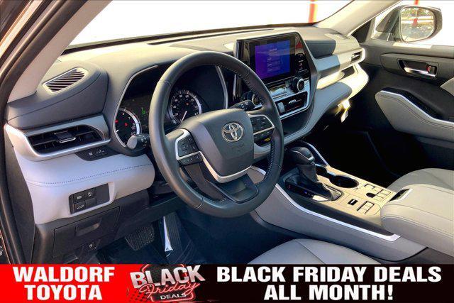 used 2024 Toyota Highlander car, priced at $37,500