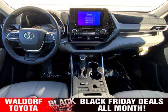used 2024 Toyota Highlander car, priced at $37,500