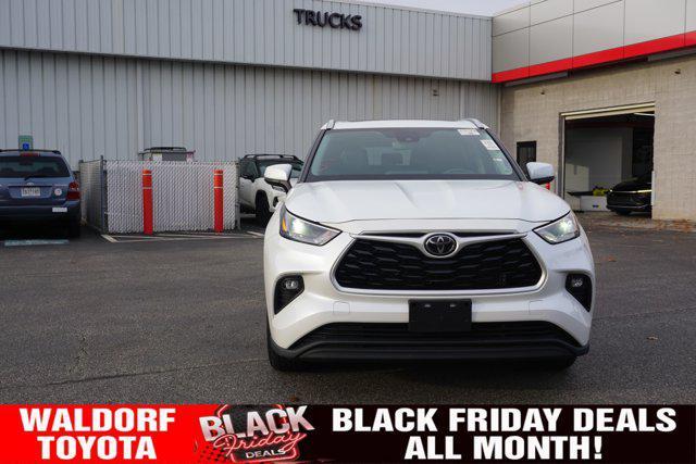 used 2022 Toyota Highlander car, priced at $35,000