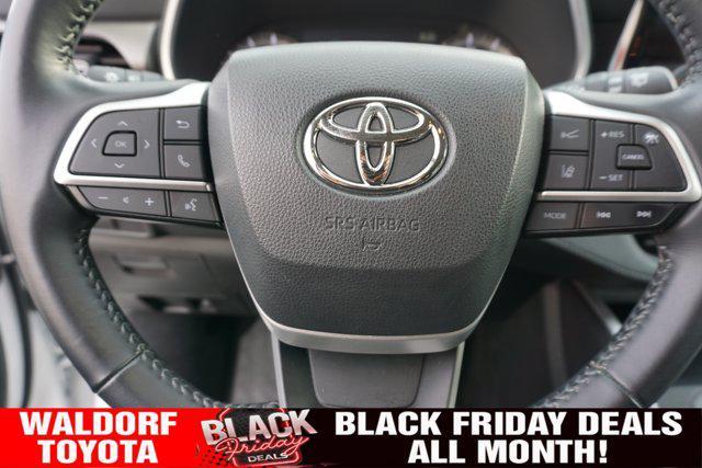 used 2022 Toyota Highlander car, priced at $35,000