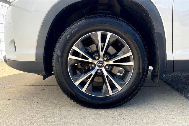 used 2019 Toyota Highlander car, priced at $23,450