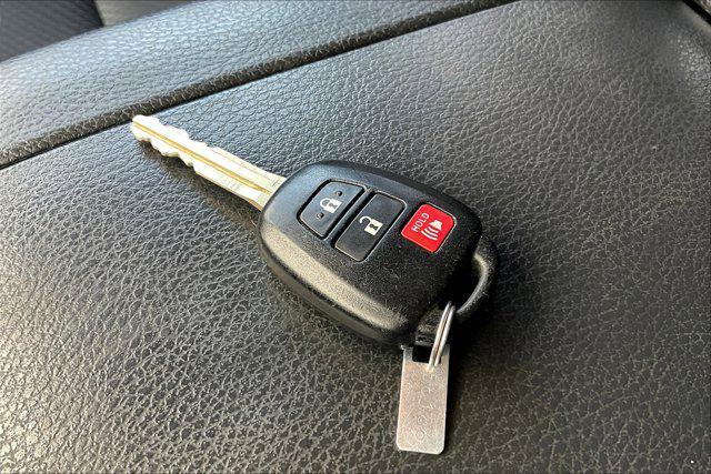 used 2019 Toyota Highlander car, priced at $23,450