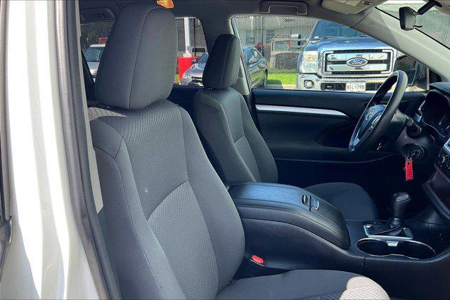 used 2019 Toyota Highlander car, priced at $23,450