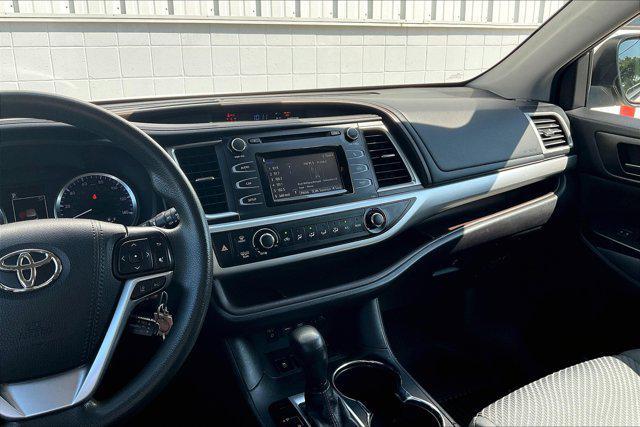 used 2019 Toyota Highlander car, priced at $23,450