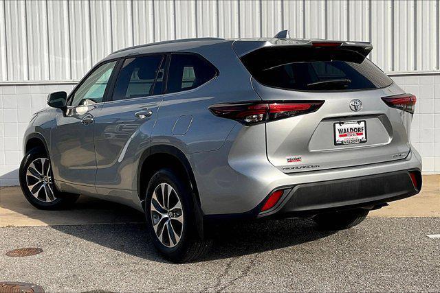 used 2024 Toyota Highlander car, priced at $40,995