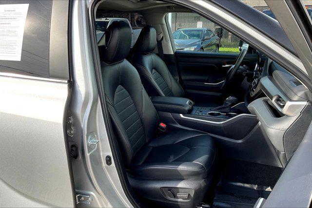 used 2024 Toyota Highlander car, priced at $40,995