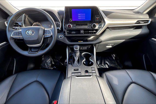 used 2024 Toyota Highlander car, priced at $40,995