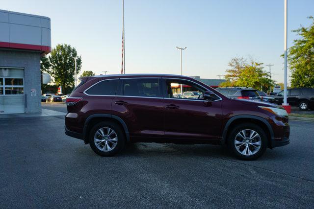 used 2015 Toyota Highlander car, priced at $17,495