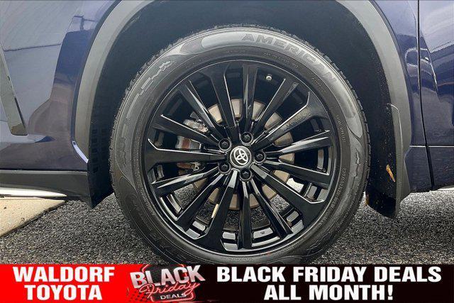 used 2023 Toyota Highlander car, priced at $37,500