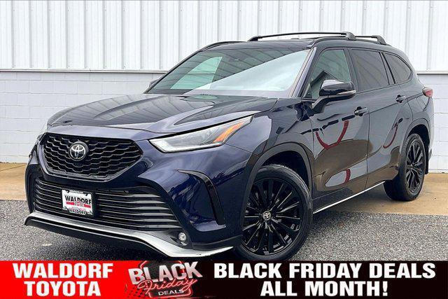 used 2023 Toyota Highlander car, priced at $37,500