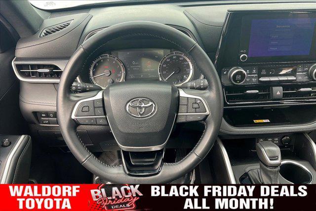 used 2023 Toyota Highlander car, priced at $37,500
