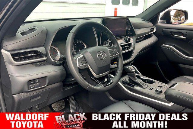 used 2023 Toyota Highlander car, priced at $37,500