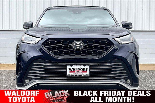 used 2023 Toyota Highlander car, priced at $37,500