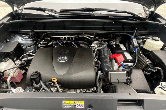 used 2021 Toyota Highlander car, priced at $31,200