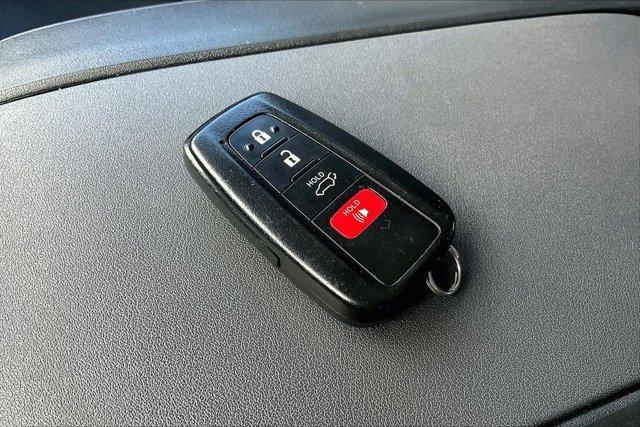 used 2022 Toyota Highlander car, priced at $35,450