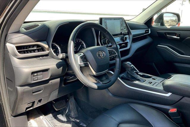 used 2022 Toyota Highlander car, priced at $35,450