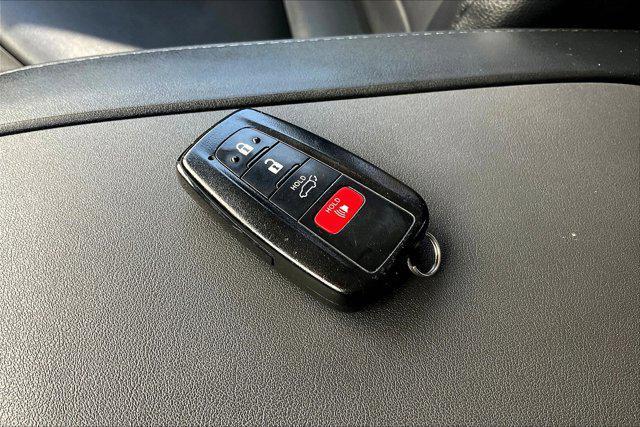 used 2022 Toyota Highlander car, priced at $34,495