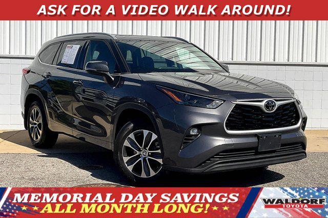used 2022 Toyota Highlander car, priced at $33,495