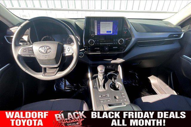 used 2024 Toyota Highlander car, priced at $34,000