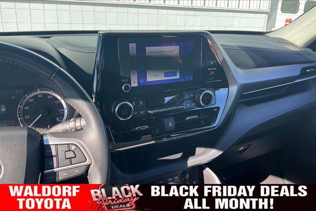 used 2024 Toyota Highlander car, priced at $34,000