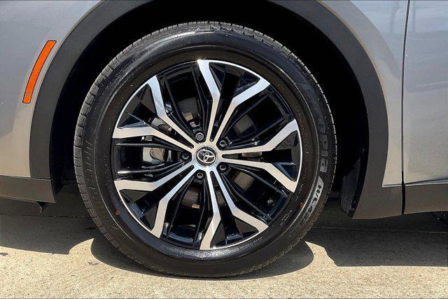 used 2025 Toyota Crown car, priced at $44,500