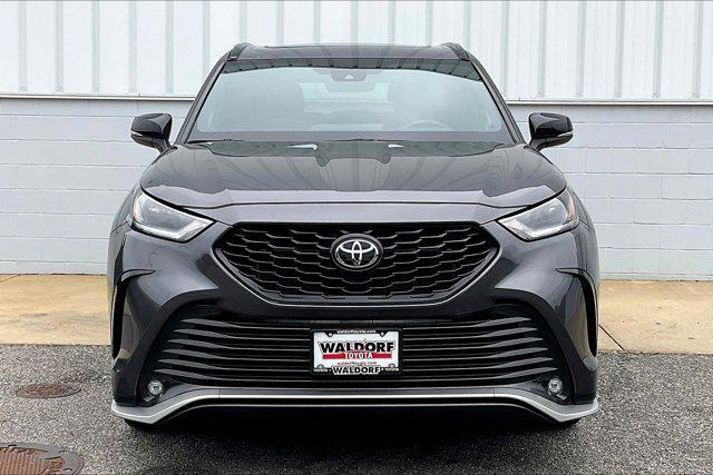 used 2024 Toyota Highlander car, priced at $44,250