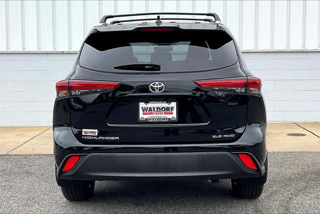 used 2022 Toyota Highlander car, priced at $37,495