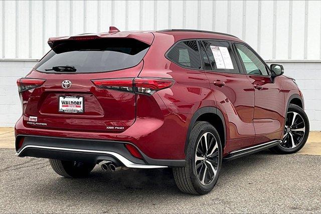 used 2022 Toyota Highlander car, priced at $37,500