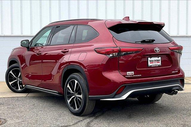 used 2022 Toyota Highlander car, priced at $37,500