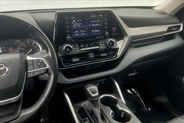 used 2022 Toyota Highlander car, priced at $32,000