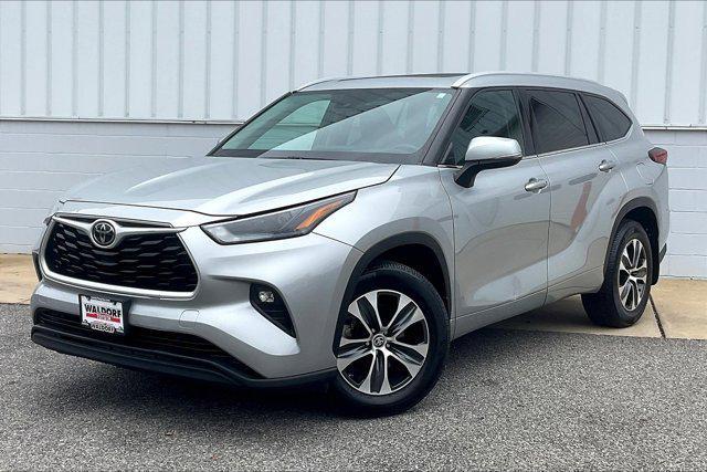 used 2022 Toyota Highlander car, priced at $32,000